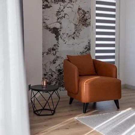 20th Floor Amazing View, & Fitness Parking 斯科普里